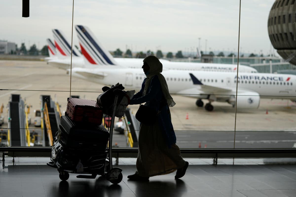Boost for British travellers as EU delays post-Brexit border checks