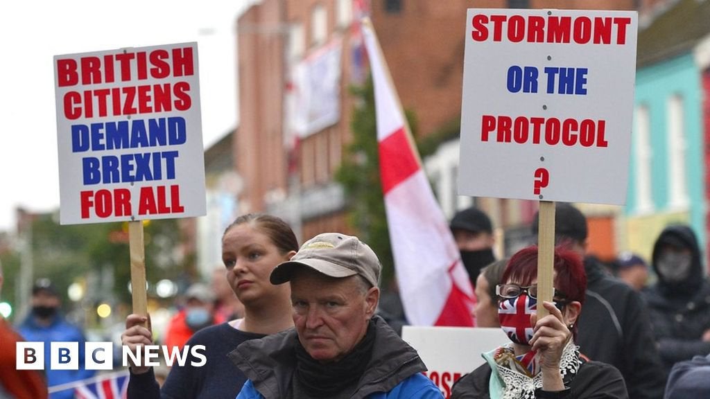 Brexit: Experts raise legal doubts about UK's protocol plan