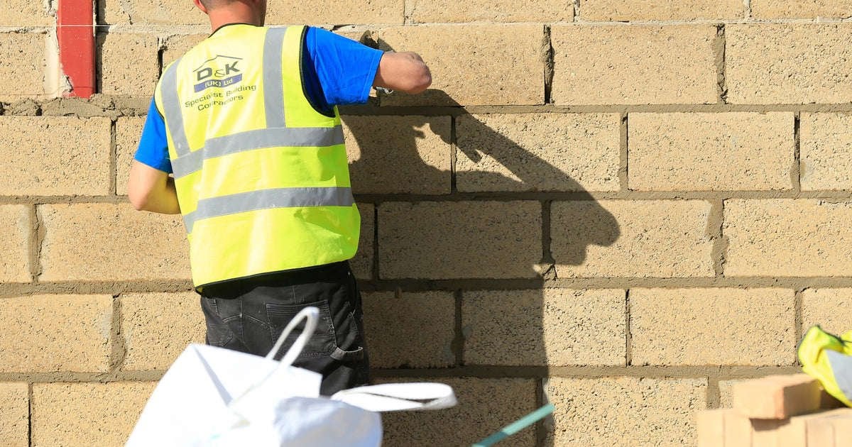 Brexit U-turn: Builders to get special immigration status to tackle construction industry crisis