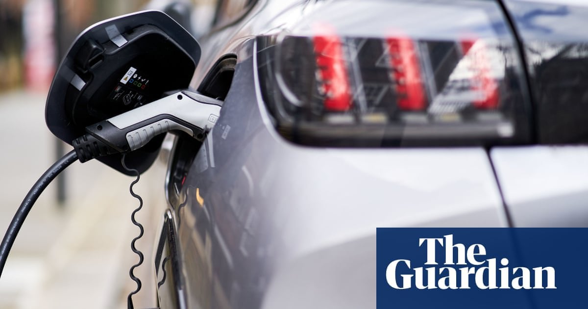 Brexit ‘cliff edge’ poses threat to UK electric car production, warns industry chief | Automotive industry