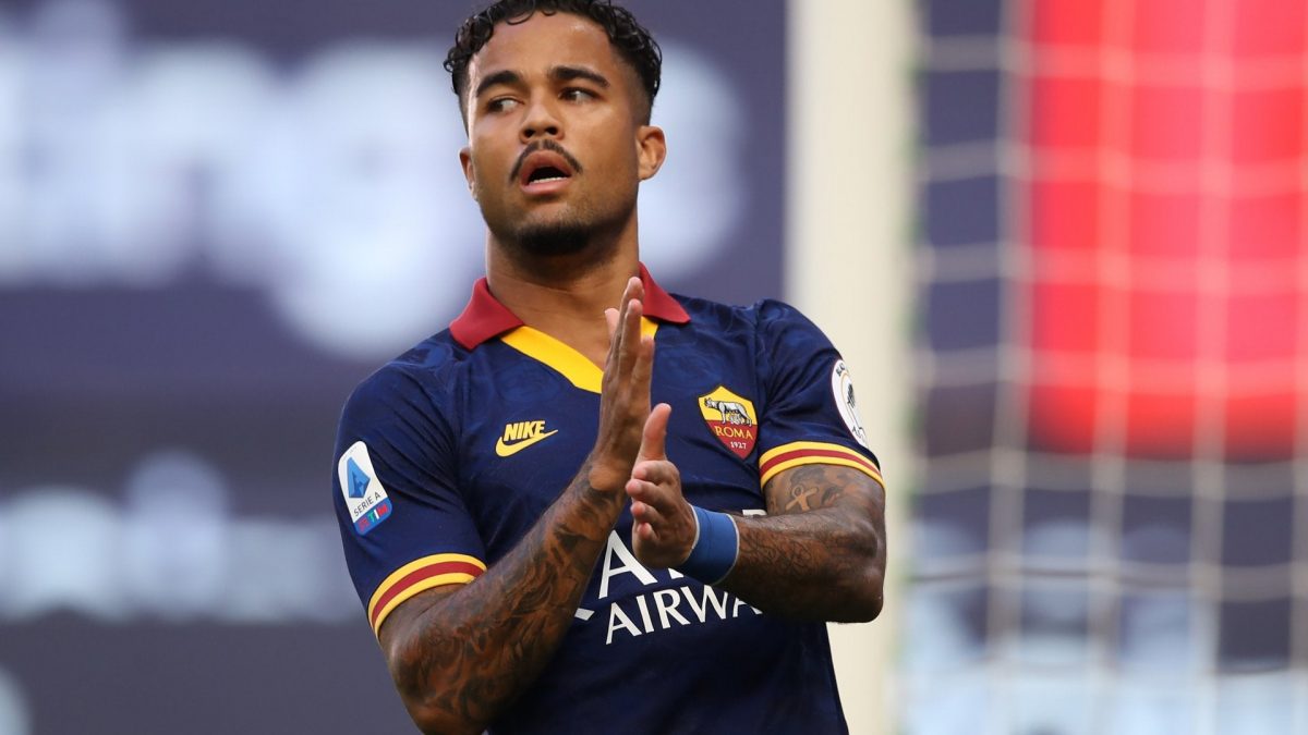 Kluivert's Fulham move 'COLLAPSES after Roma ace denied Brexit work permit'