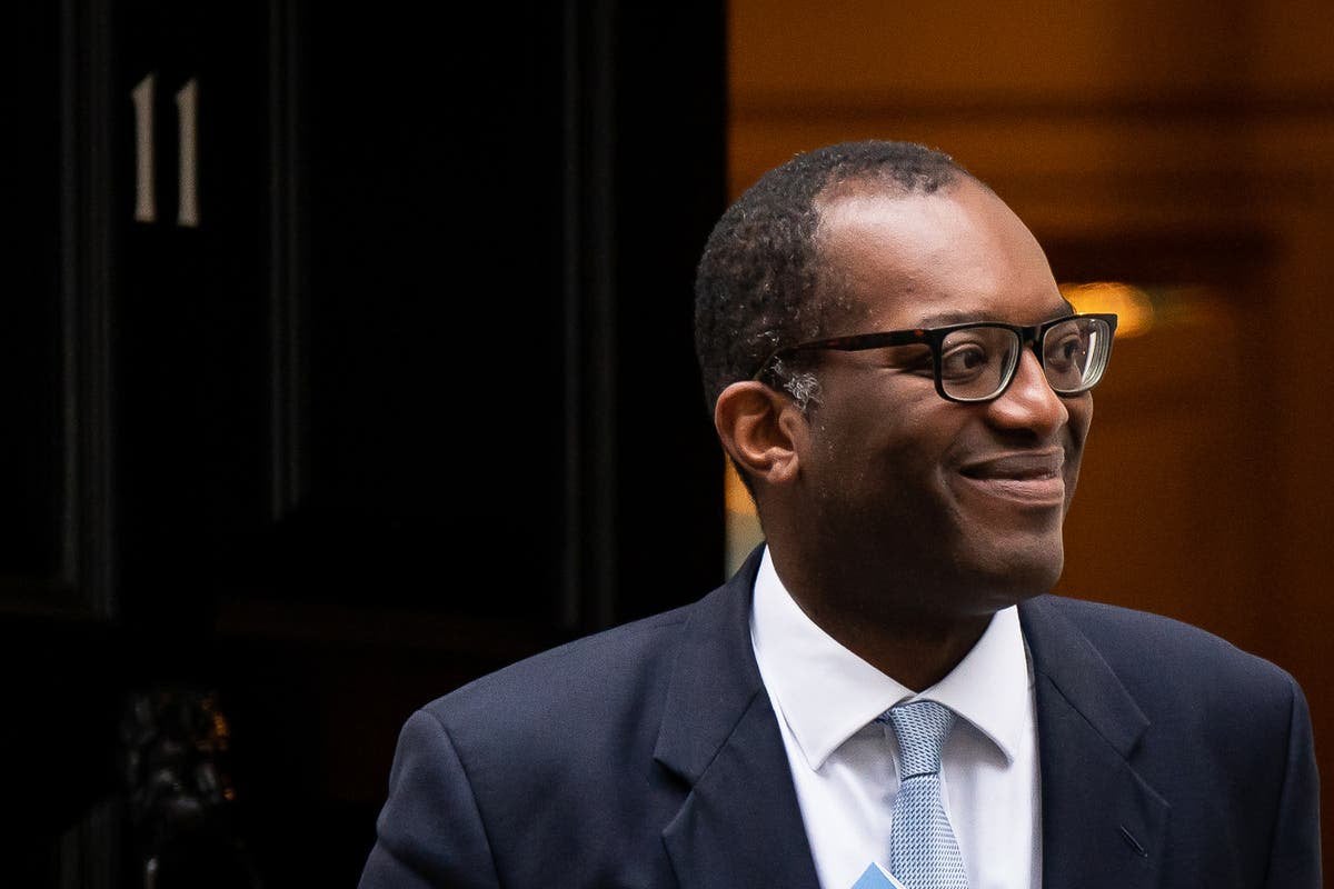 Kwasi Kwarteng said ‘who cares if Sterling crashes?’ after Brexit, report claims - Brexiteer MP overheard talking about markets on night of 2016 referendum vote