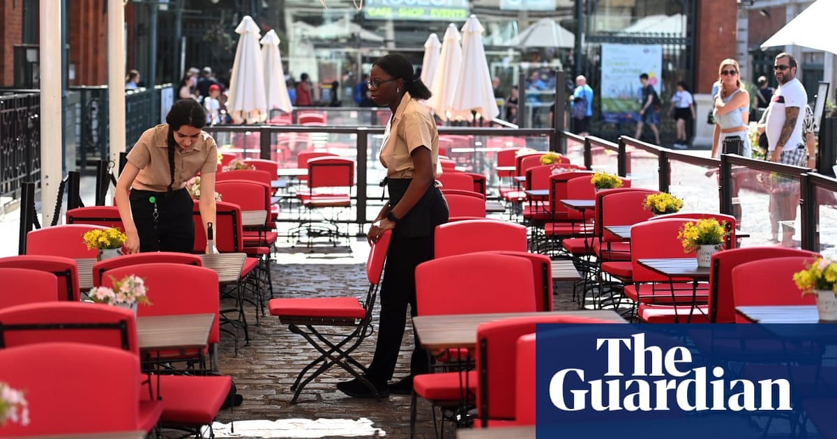Number of EU citizens moving to UK plunges post-Brexit